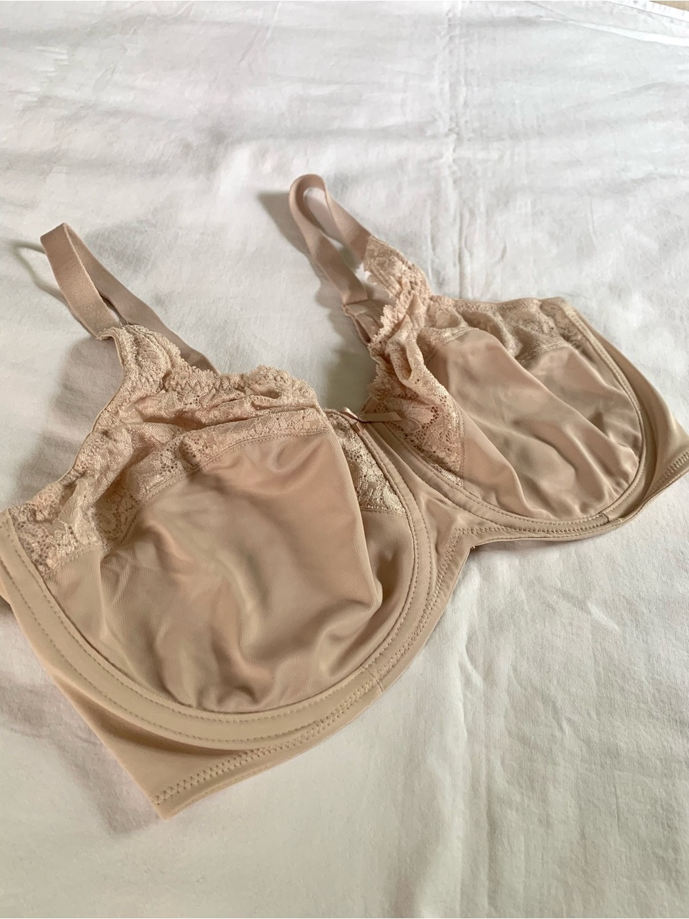 Lilyette Comfort Lace Minimizer Bra. 42DD